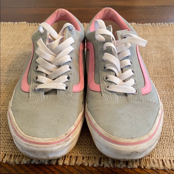 Vans - Picture 2 of 11